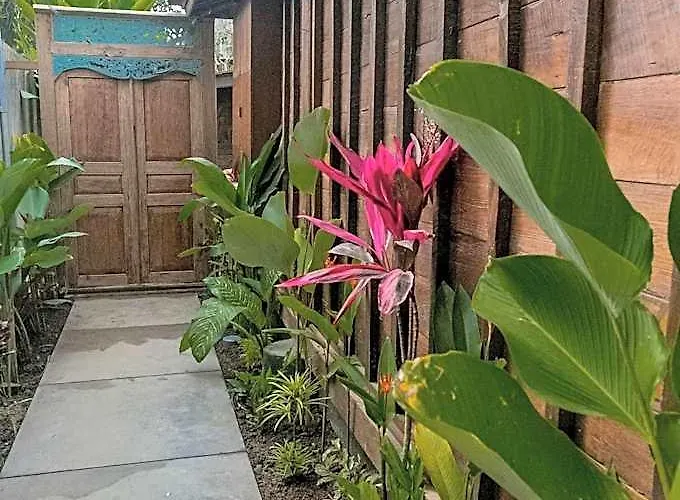 Lodge Benisari Batik Garden