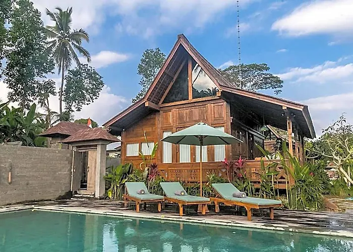 ロッジ Benisari Batik Garden Kelusa