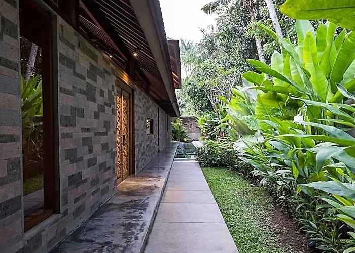 Lodge Benisari Batik Garden Kelusa